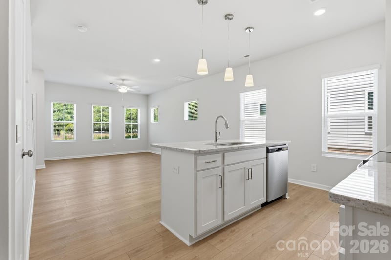 4624 Lakeview Rd, Charlotte, NC 28216