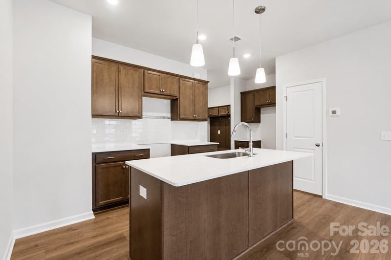 4632 Lakeview Rd, Charlotte, NC 28216