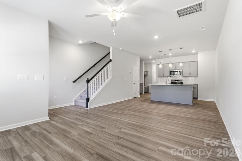 4614 Lakeview Rd, Charlotte, NC 28216