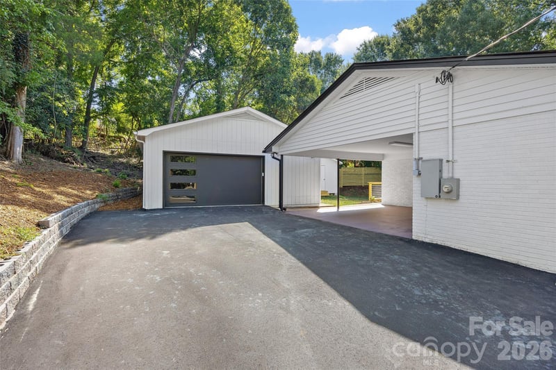 8033 Ritter Dr, Charlotte, NC 28270