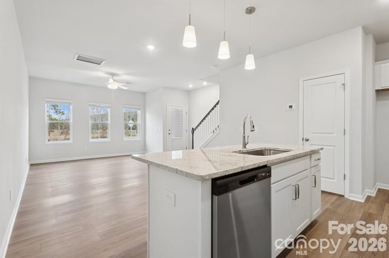4628 Lakeview Rd, Charlotte, NC 28216