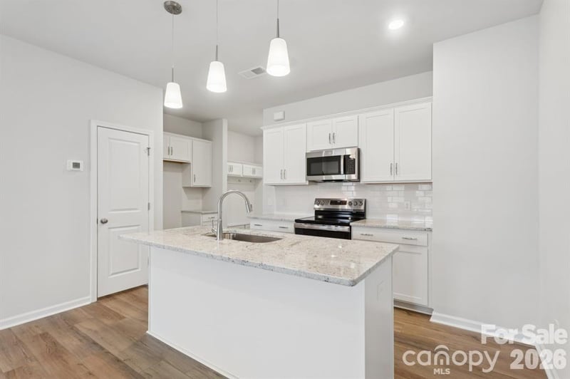 4628 Lakeview Rd, Charlotte, NC 28216