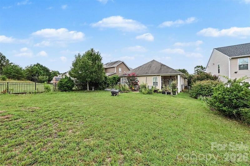 11017 Hat Creek Ln, Kannapolis, NC 28036