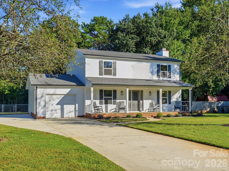 2606 Pine Forest Dr, Gastonia, NC 28056