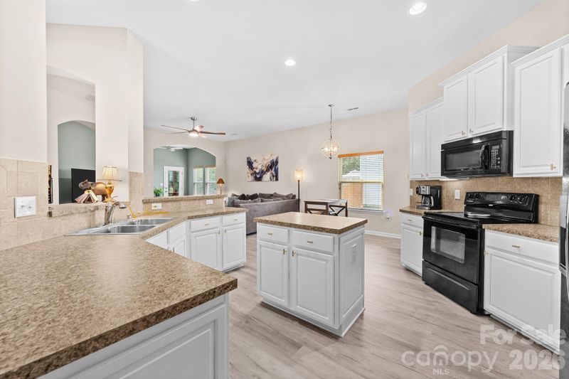 3813 Quiet Creek Cir, Charlotte, NC 28213