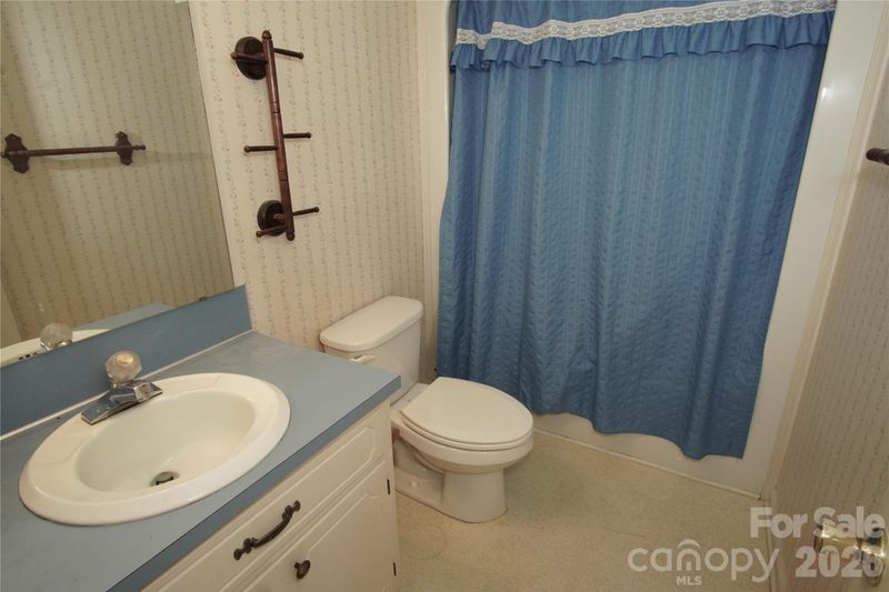 1534 Daybreak Ridge Rd, Kannapolis, NC 28081