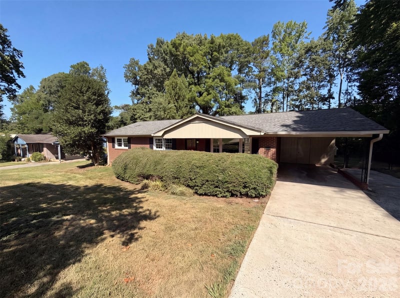 4305 Dawnwood Dr, Gastonia, NC 28056