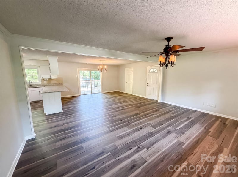 4305 Dawnwood Dr, Gastonia, NC 28056