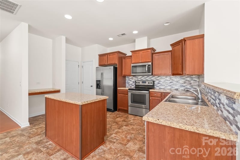 8411 Romana Red Ln, Charlotte, NC 28213