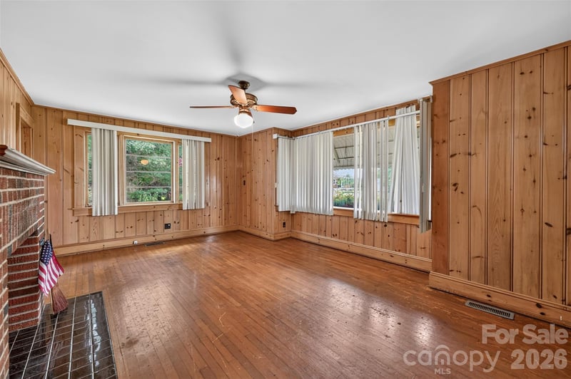 311 33rd Street Dr SE, Hickory, NC 28602