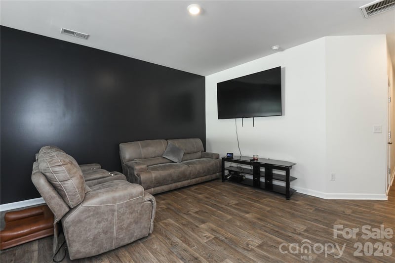 6005 Guildford Hill Ln, Charlotte, NC 28215
