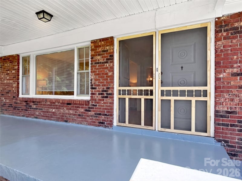 70 Iris Ln, Canton, NC 28716