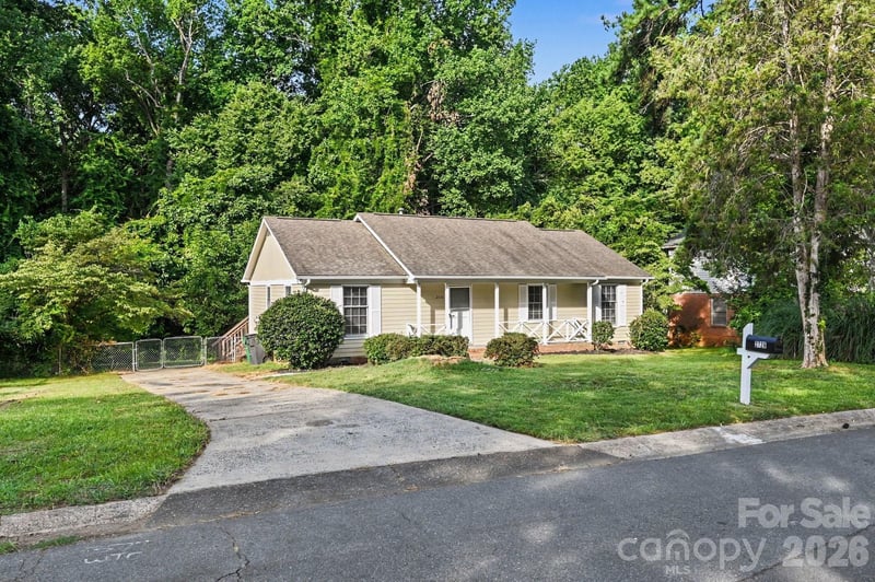 2726 Meadowcliff Dr, Charlotte, NC 28215
