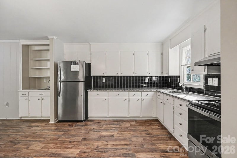 2726 Meadowcliff Dr, Charlotte, NC 28215