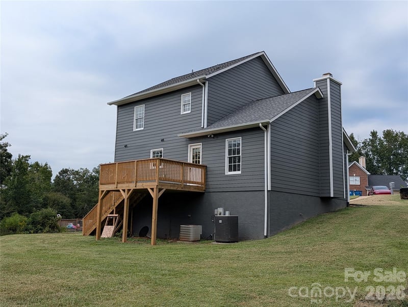 5519 Winding Oak Dr, Hickory, NC 28602
