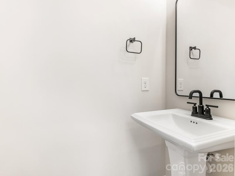 428 Woodvale Pl, Charlotte, NC 28208