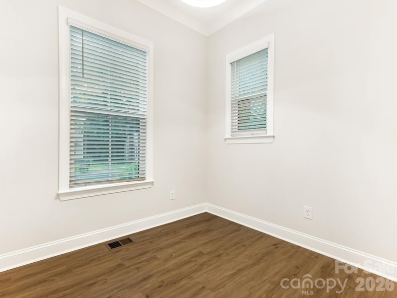 428 Woodvale Pl, Charlotte, NC 28208