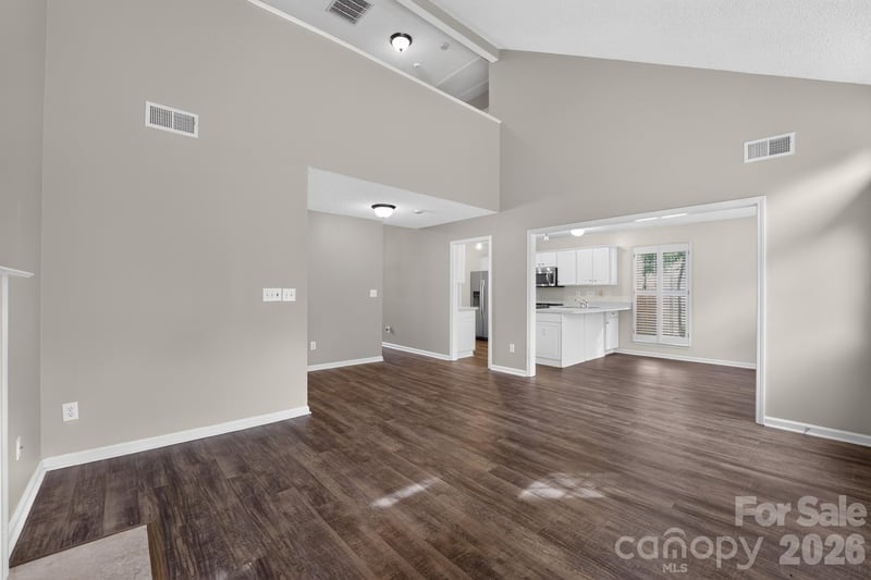 8220 Upsall Ct, Charlotte, NC 28215