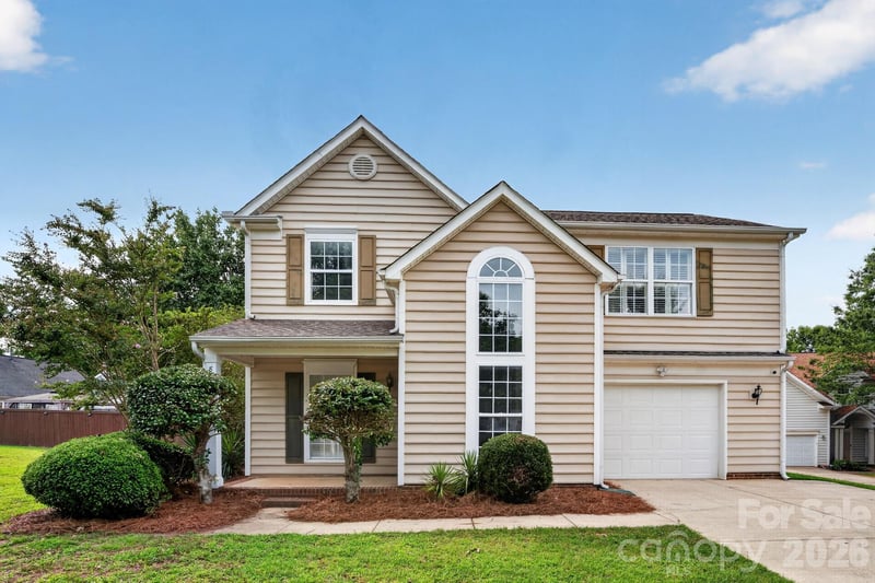 8220 Upsall Ct, Charlotte, NC 28215