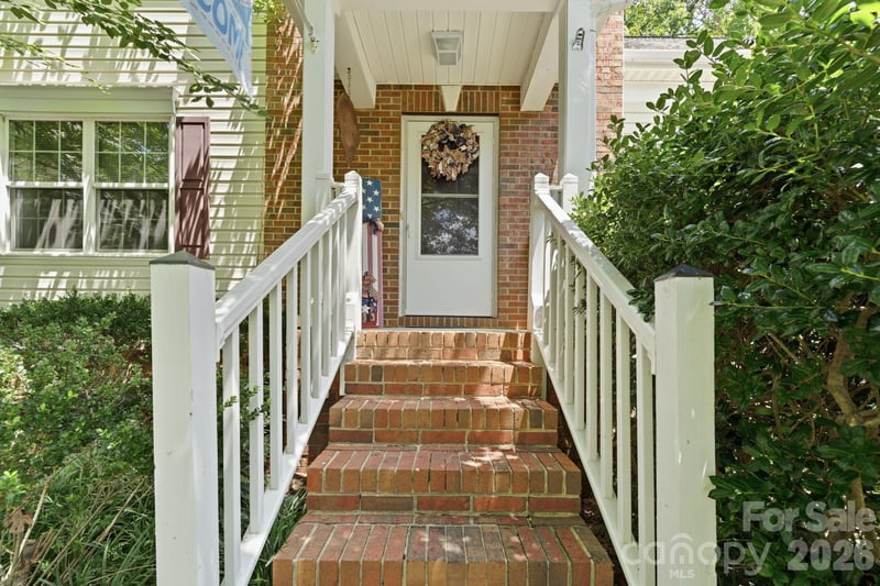 9220 Garnet Field Ct, Charlotte, NC 28269