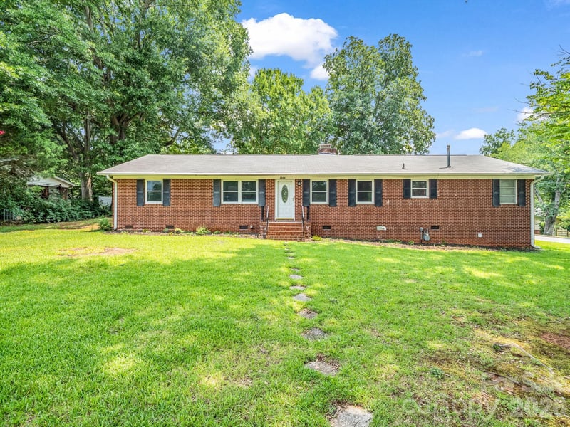 2044 Helen Dr, Gastonia, NC 28054