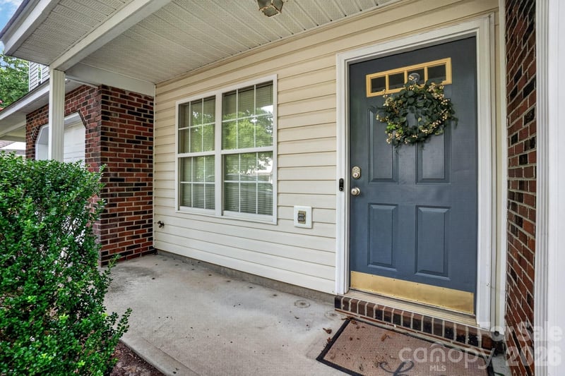 8318 Christmas Ct, Charlotte, NC 28216