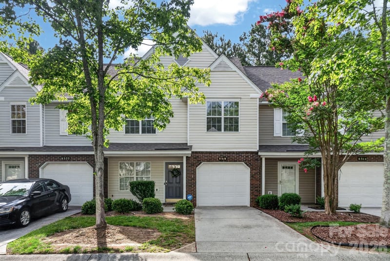 8318 Christmas Ct, Charlotte, NC 28216