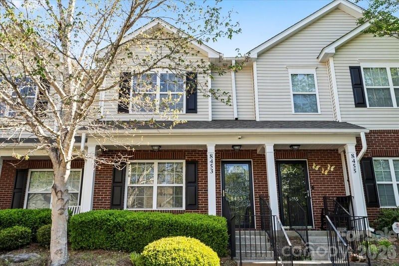 8453 Big Creek Ct, Charlotte, NC 28105