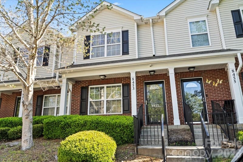 8453 Big Creek Ct, Charlotte, NC 28105