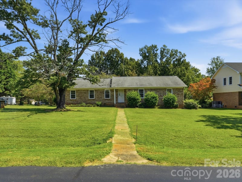 14232 Springwater Dr, Matthews, NC 28105