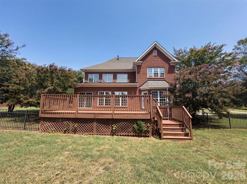 9721 Arlington Oaks Dr, Charlotte, NC 28227