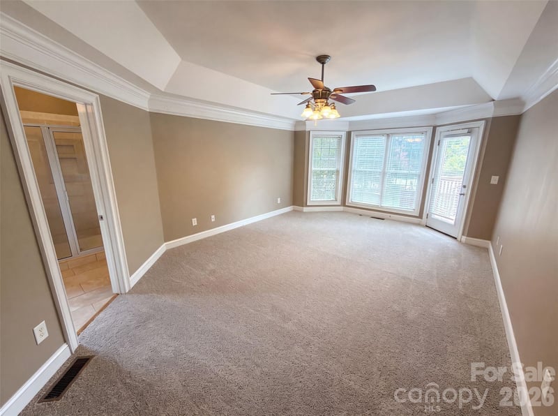 9721 Arlington Oaks Dr, Charlotte, NC 28227