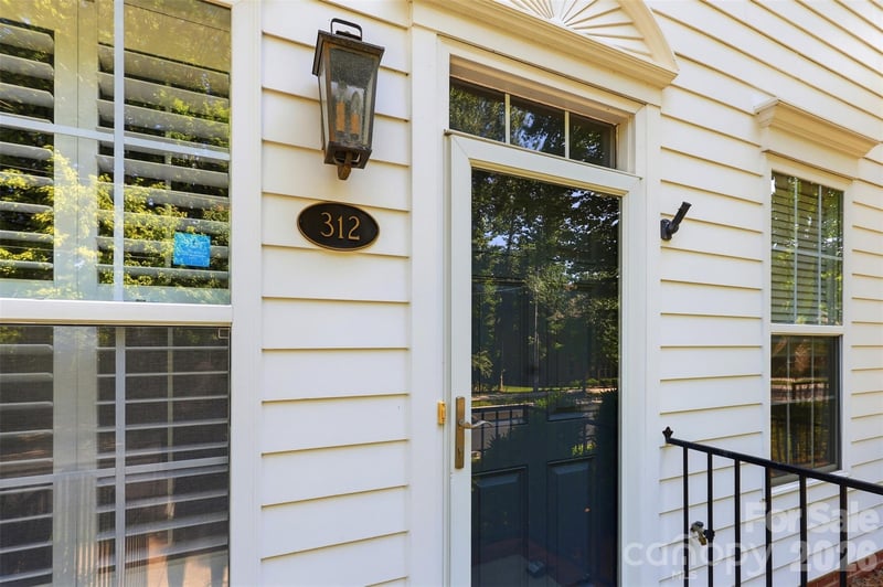 312 Park Square Pl, Matthews, NC 28105