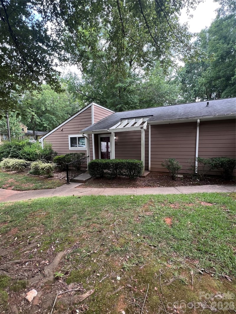 1050 Sardis Cove Dr, Charlotte, NC 28270