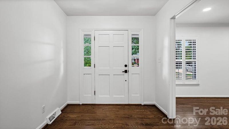2222 Kings Dr, Gastonia, NC 28056
