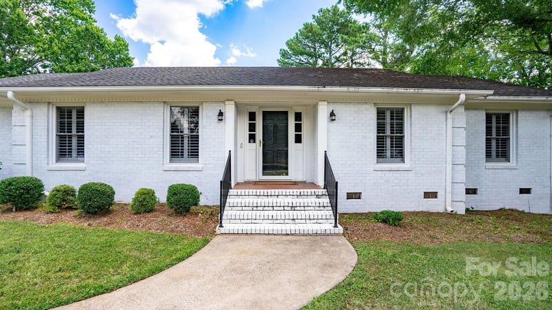 2222 Kings Dr, Gastonia, NC 28056