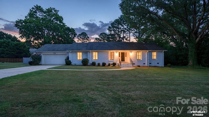 2222 Kings Dr, Gastonia, NC 28056
