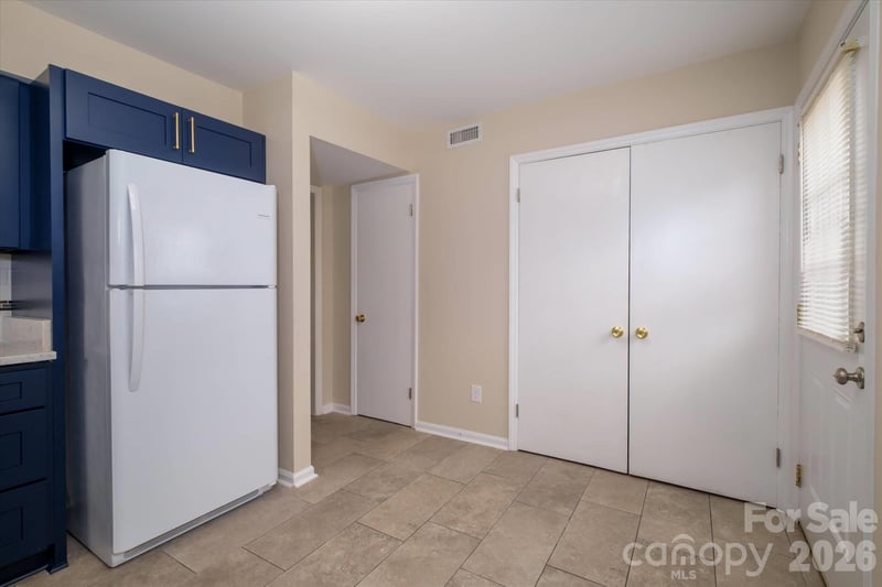 6810 Farmingdale Dr #D, Charlotte, NC 28212