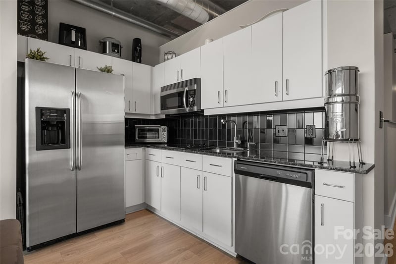 505 E 6th St #915, Charlotte, NC 28202