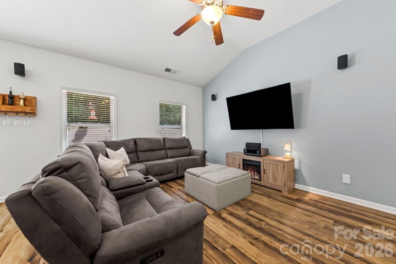 10014 Goose Landing Dr, Charlotte, NC 28269