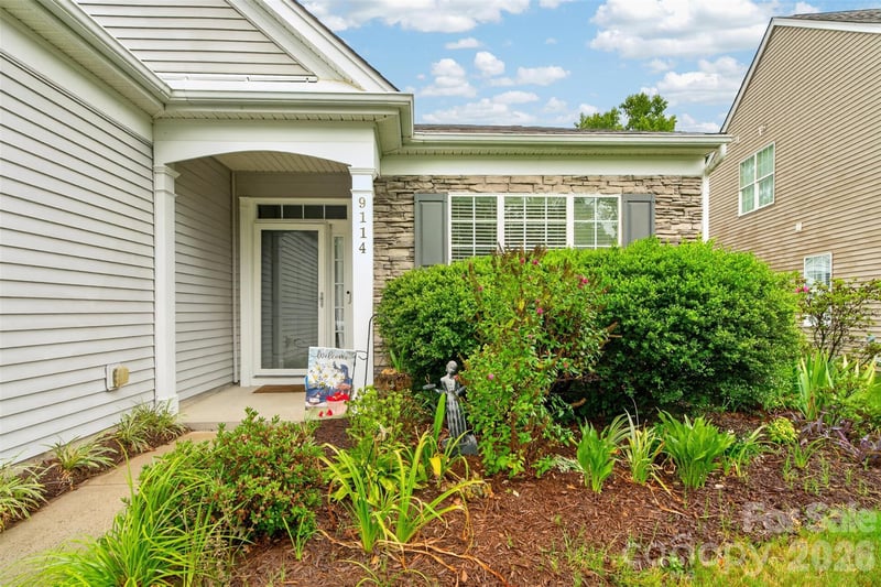 9114 Beaver Brook Way, Charlotte, NC 28277