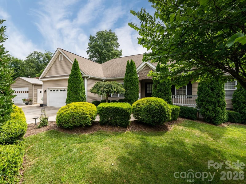 125 Craggy St, Black Mountain, NC 28711