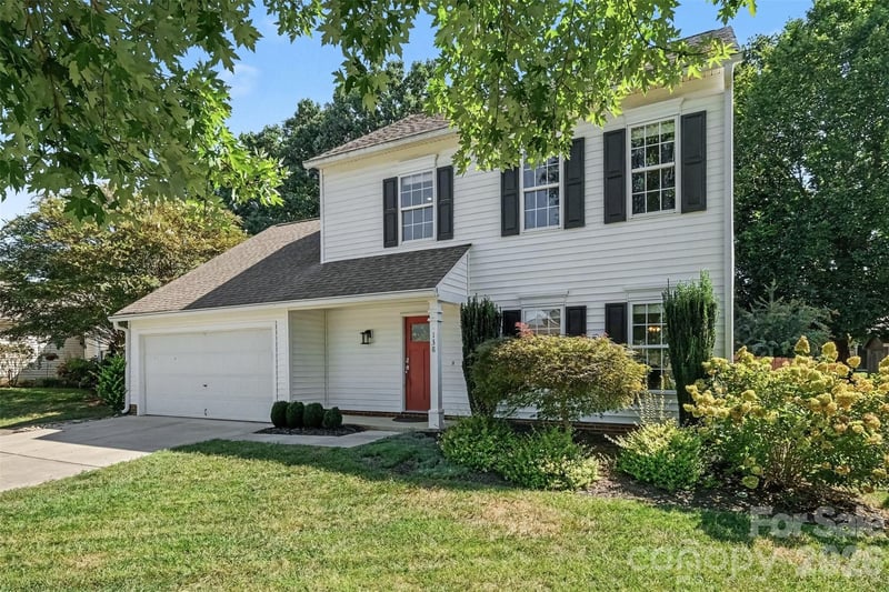 138 Nahcotta Dr, Mooresville, NC 28115