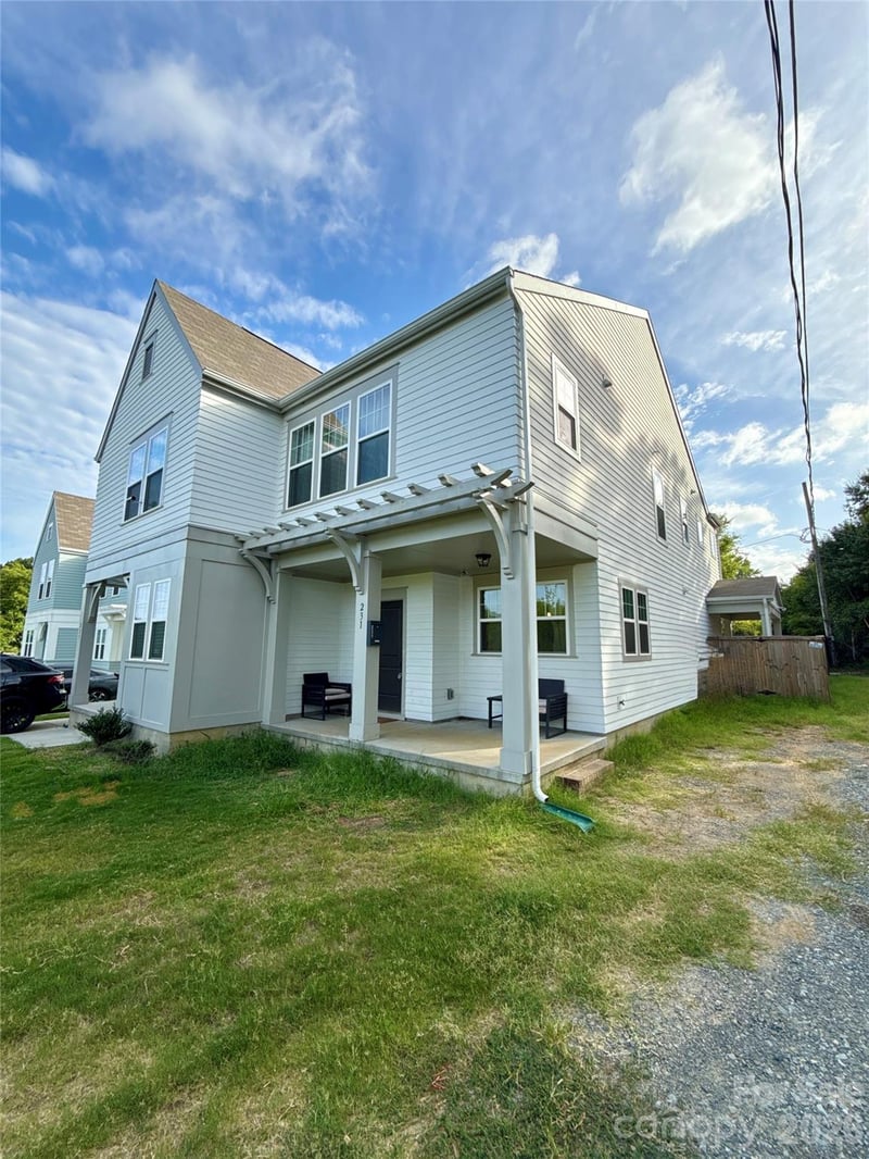 231 Hoskins Avenue Dr, Charlotte, NC 28208
