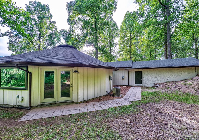 150 Freeman Knolls Dr #6, Hendersonville, NC 28792