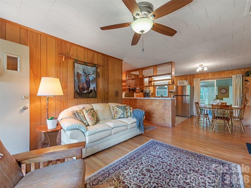 51 Atari Rd, Waynesville, NC 28786