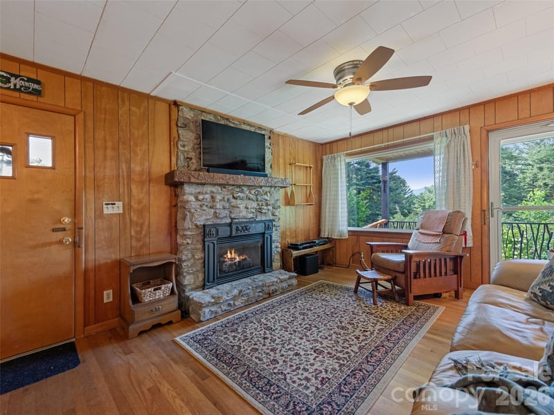 51 Atari Rd, Waynesville, NC 28786