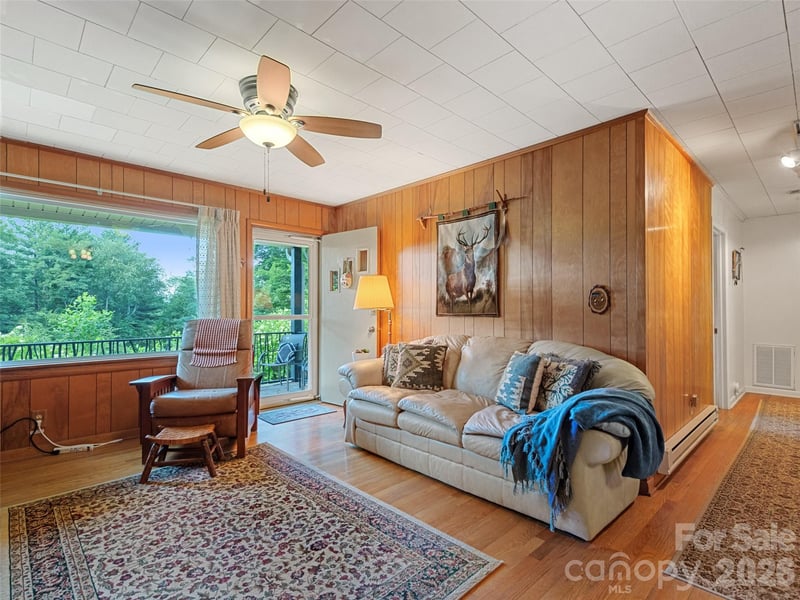 51 Atari Rd, Waynesville, NC 28786