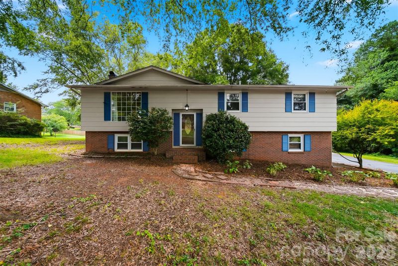 3233 26th St NE, Hickory, NC 28601