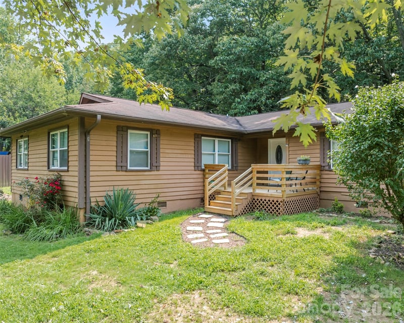 2100 Pisgah Hw, Candler, NC 28715